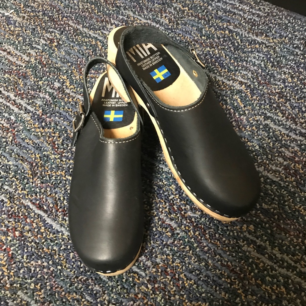mia abba clogs